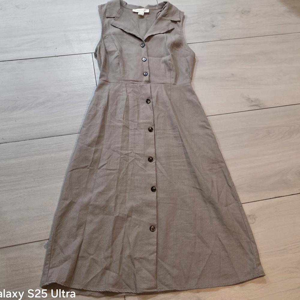Monteau Sleeveless Button-Front Midi Dress in Beige Taupe
